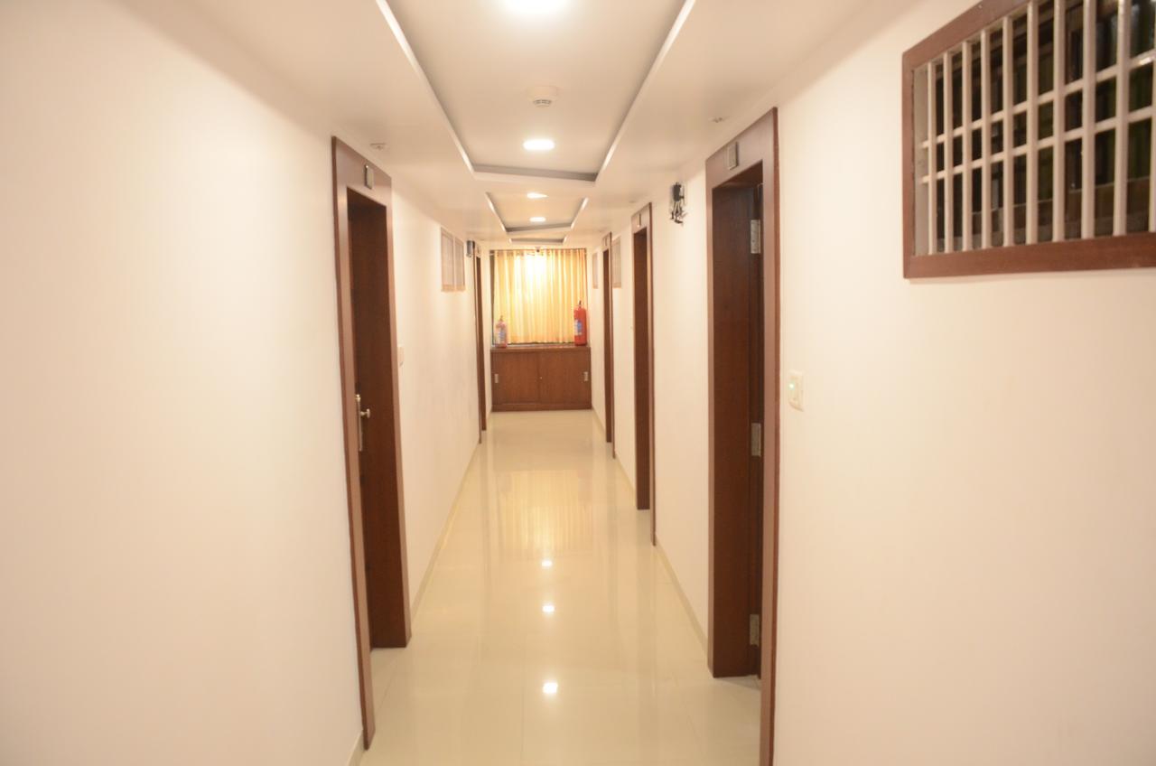 Hotel Ideal Vadodara Exterior photo